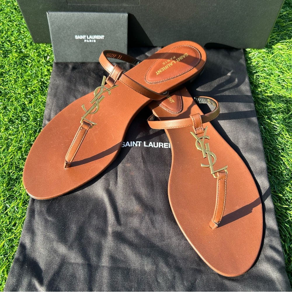 SAINT LAURENT CASSANDRE THONG FLAT SANDAL BROWN LEATHER GOLD YSL SZ 39 NEW - Picture 2 of 16